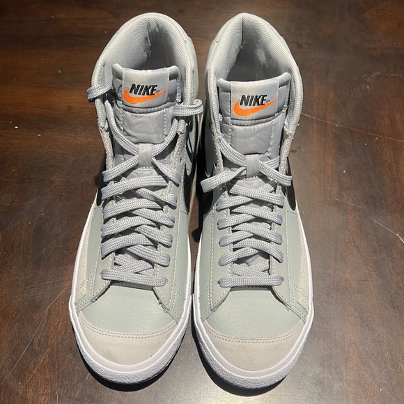 Nike Blazers Mid ‘77 - Picture 2 of 4